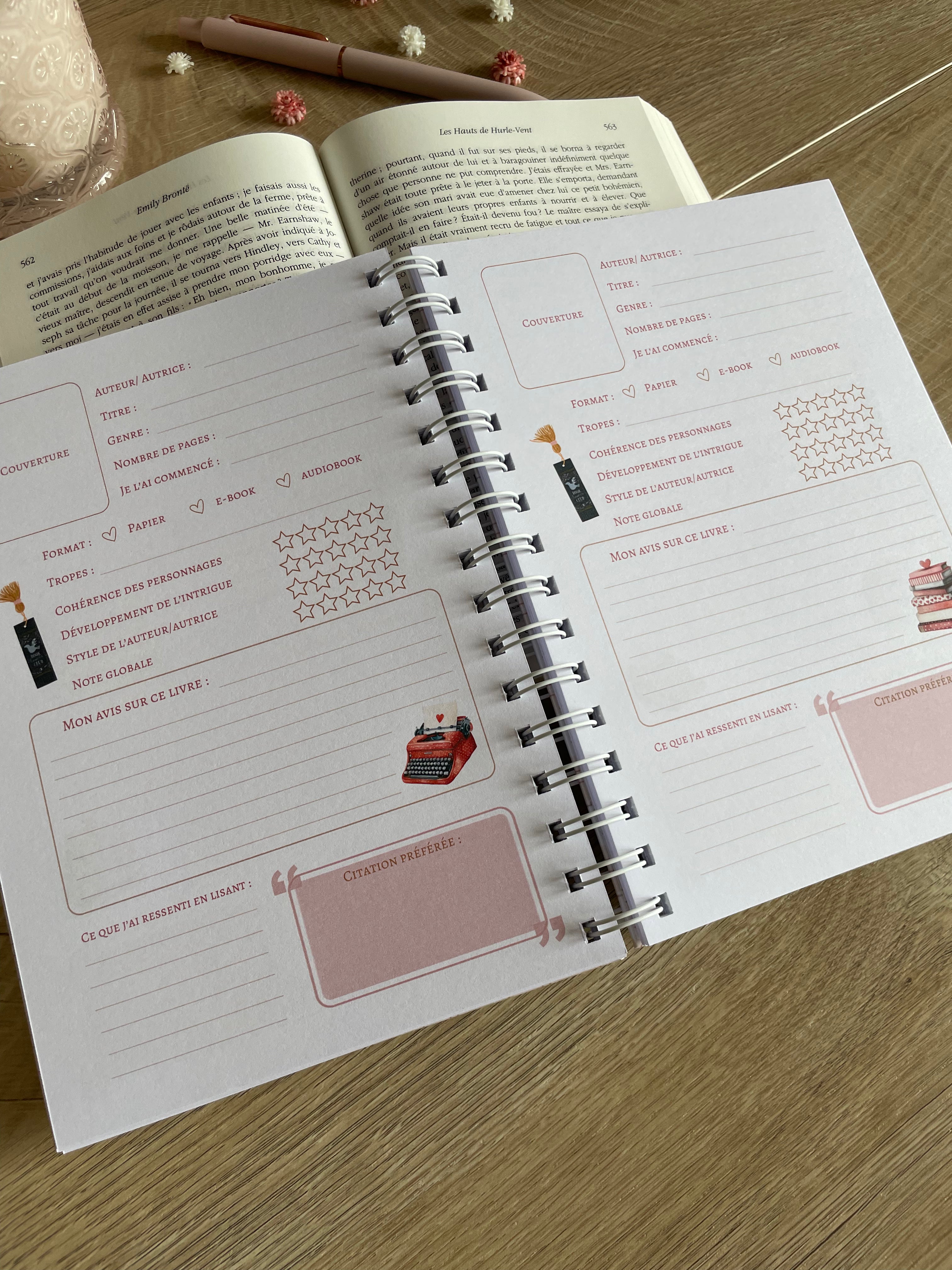 Journal de lecture A5 fait main - 100 critiques de livres - avis de lecture - romance - carnet de notes