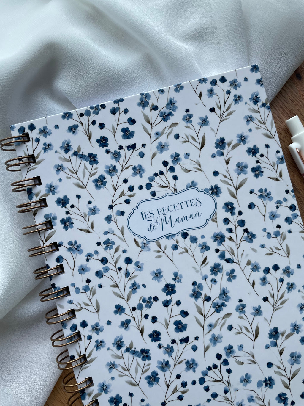 Carnet de recettes à remplir  style cottagecore floral bleu - format A5 à spirales - Personnalisable