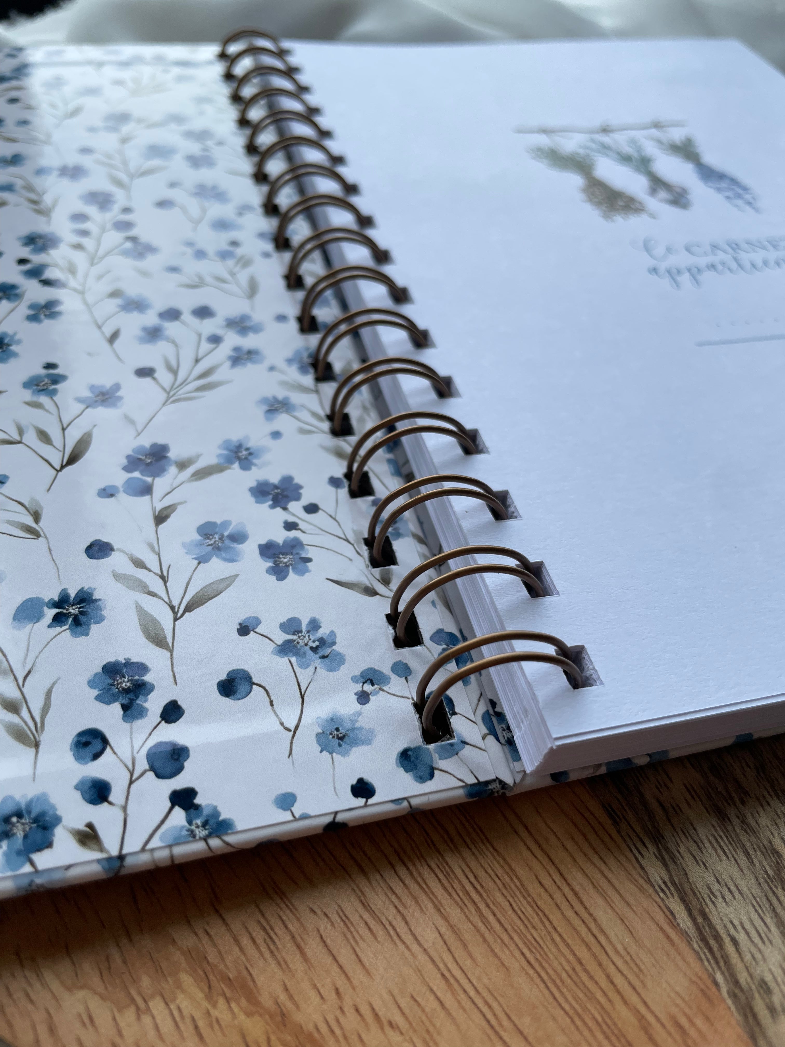 Carnet de recettes à remplir  style cottagecore floral bleu - format A5 à spirales - Personnalisable