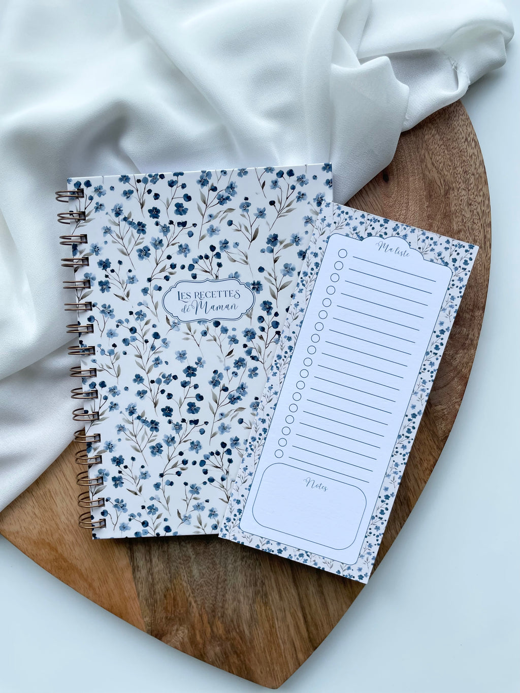 Carnet de recettes à remplir  style cottagecore floral bleu - format A5 à spirales - Personnalisable